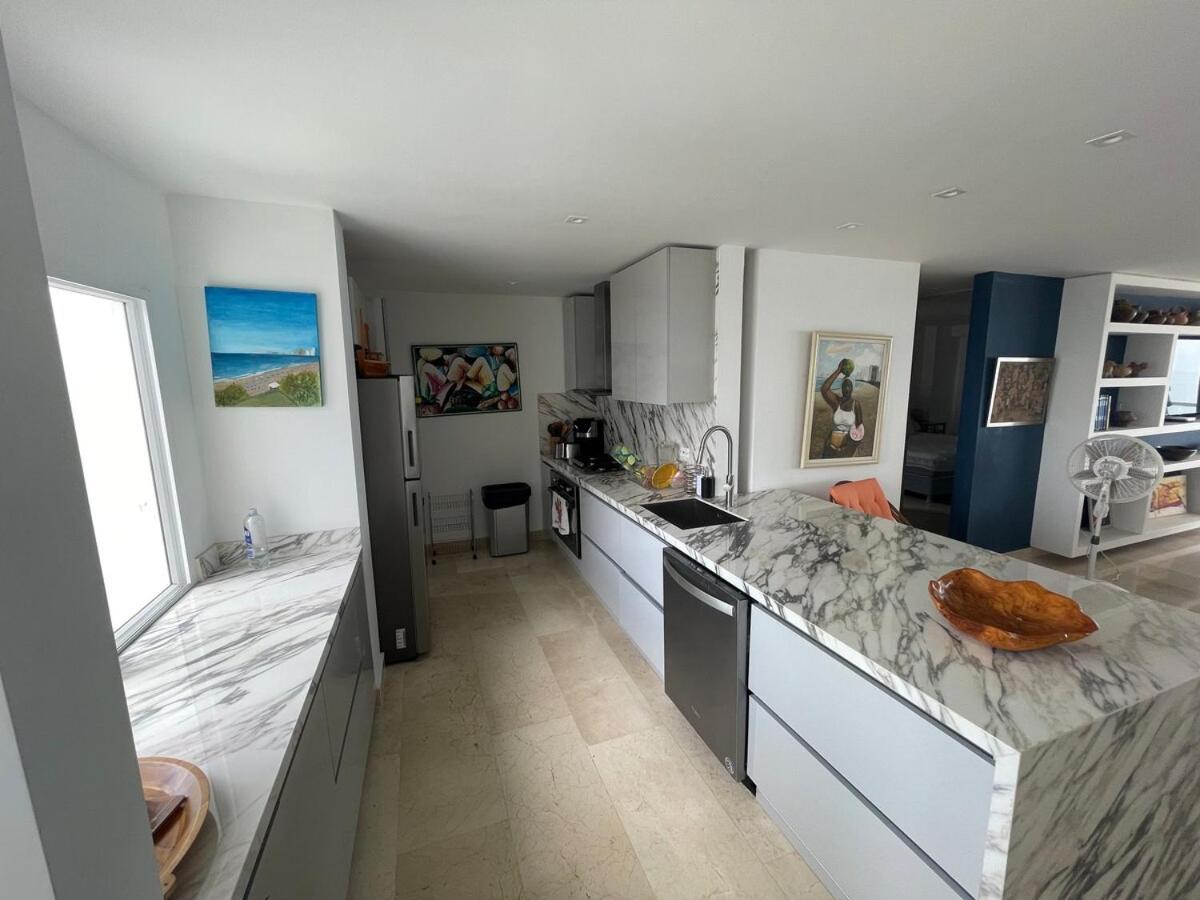 Apartment Oceanfront Oasis *